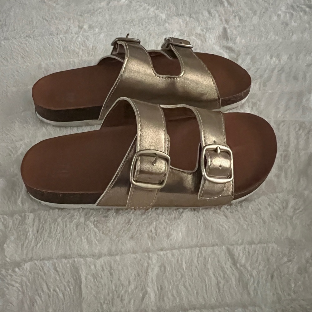 Sandals - Picture 2 of 3